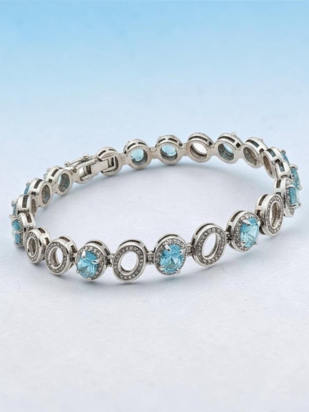 Sassified Boutique Nwt Silver Blue Gemstone Halo Bracelet